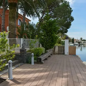  Ferienhaus Requesens On Canal Spanien